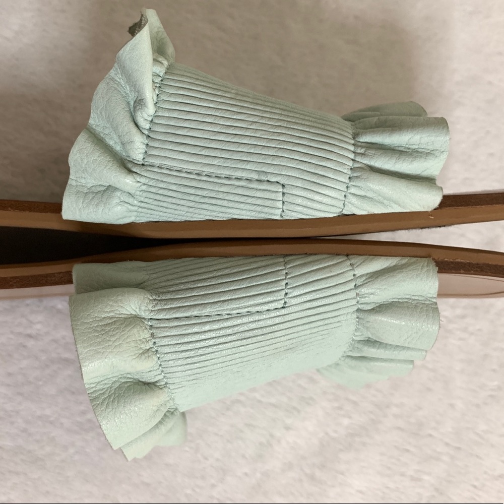 Lewit Cassandra Slides - image 4